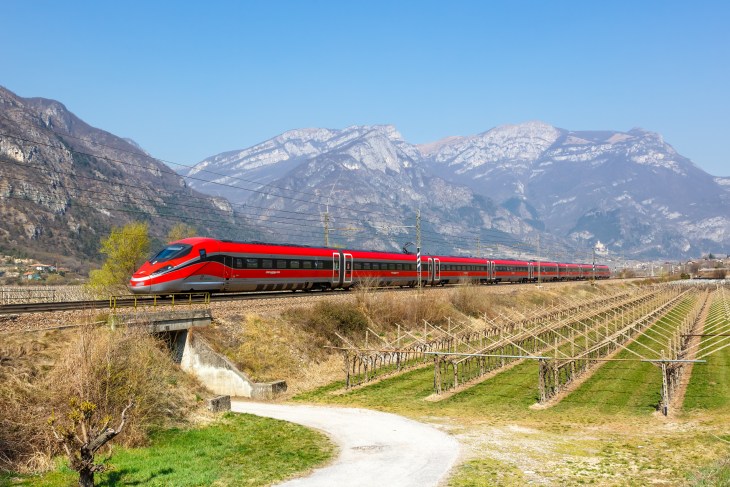 Włoski pociąg Frecciarossa FS ETR 1000. Fot. Markus Mainka/Adobe Stock